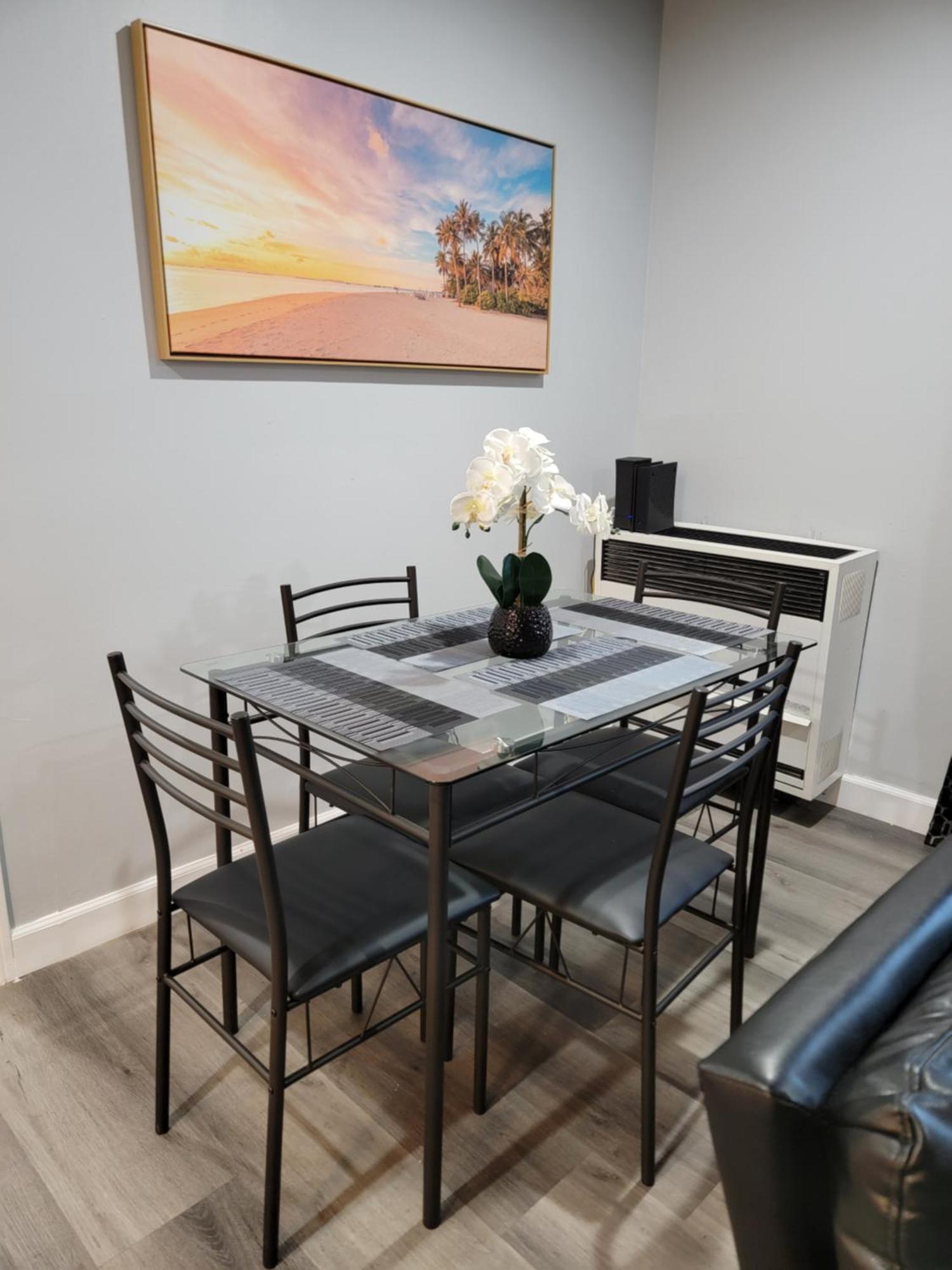2 Bedroom With King Bed Near Hollywood Walk Of Fame, Hollywood Sign And Universal